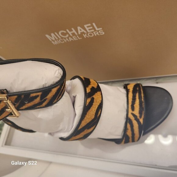 Michael Kors. "Amal" Heeled Sandals. NIB. Size 6.5 - Picture 2 of 11